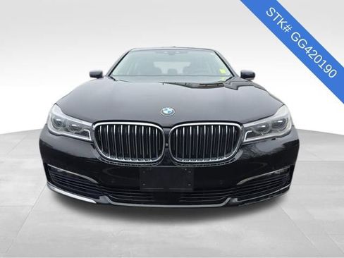 Used 2016 BMW 750i xDrive image 2