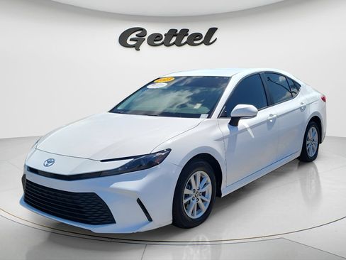 Used 2025 Toyota Camry LE FWD image 1