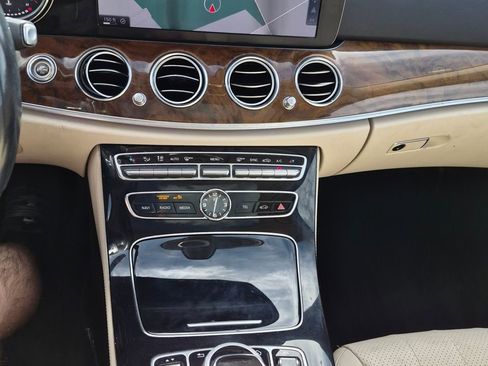 Used 2017 Mercedes-Benz E 400 4MATIC Wagon image 22