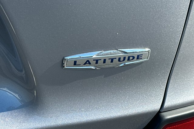Used 2019 Jeep Cherokee Latitude w/ Popular Appearance Group FWD image 29