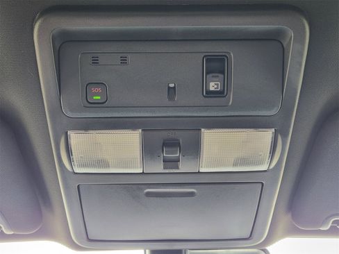 Used 2024 Nissan Titan SV w/ SV Bronze Edition Package image 34