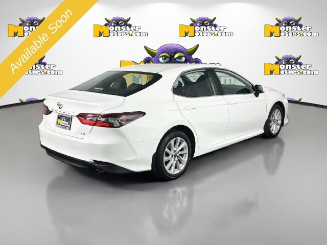 Used 2022 Toyota Camry LE FWD image 5