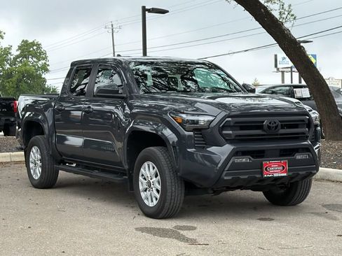 Certified 2024 Toyota Tacoma SR5 AWD/4WD image 3
