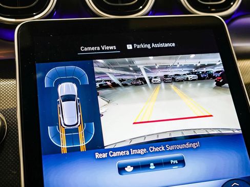 Used 2025 Mercedes-Benz GLC 300 image 23