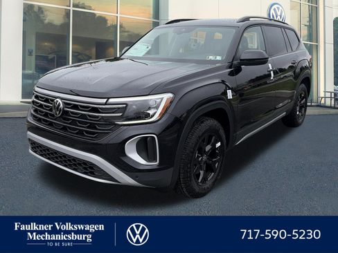 New 2026 Volkswagen Atlas Peak Edition AWD/4WD image 1