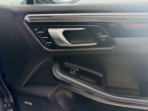 Used 2020 Porsche Macan S AWD/4WD image 30