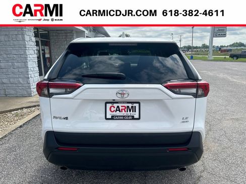 Used 2025 Toyota RAV4 LE AWD/4WD image 5