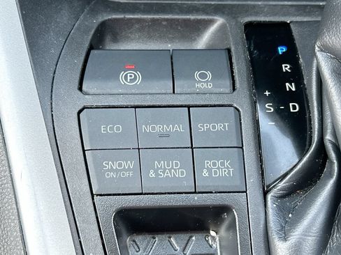 Certified 2023 Toyota RAV4 XLE Premium AWD/4WD image 35