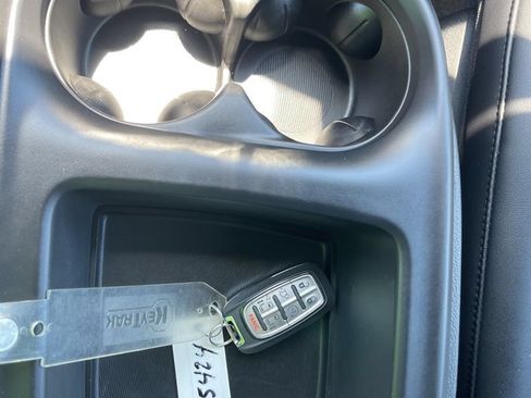 Used 2026 Chrysler Pacifica Select FWD image 26