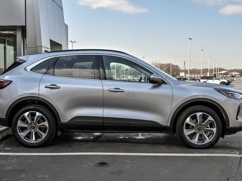 Used 2023 Ford Escape Platinum w/ Premium Technology Package image 9