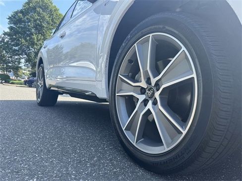 Certified 2025 Audi Q5 2.0T Premium w/ Convenience Plus Package image 10
