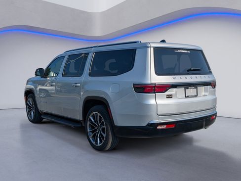Used 2024 Jeep Wagoneer L Series II w/ Premium Group I image 5