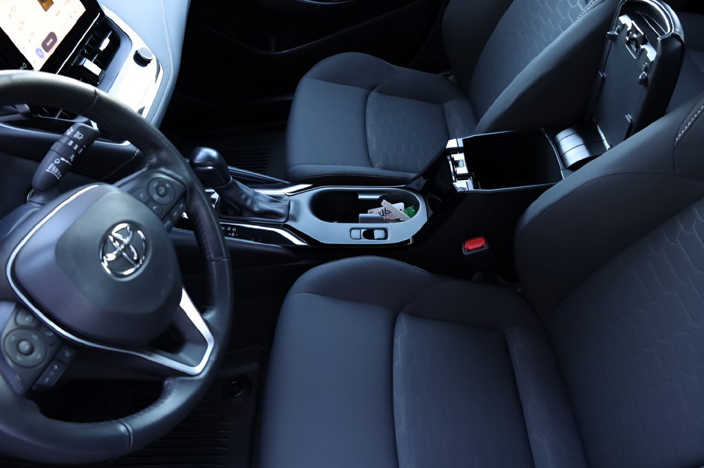 Certified 2025 Toyota Corolla SE w/ SE Package FWD image 38