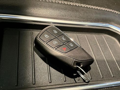 Used 2023 GMC Yukon XL Denali RWD image 34