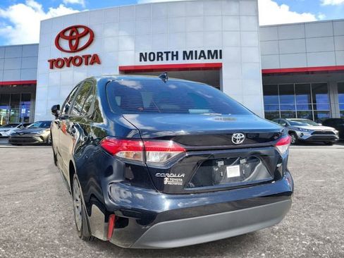 Used 2025 Toyota Corolla LE image 3