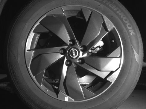 Used 2025 Nissan Rogue SV image 14