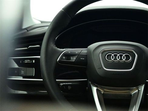 Used 2019 Audi Q8 Premium w/ Convenience Package image 11
