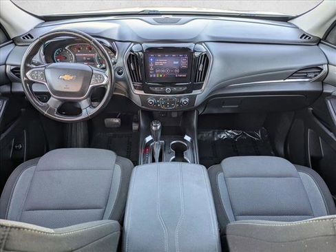Used 2020 Chevrolet Traverse LT image 17