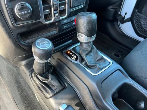 Used 2023 Jeep Wrangler Unlimited w/ Cold Weather Group AWD/4WD image 36