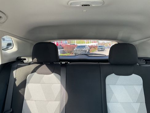 Used 2024 Chevrolet Trax LS w/ LS Convenience Package image 9