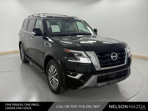 Used 2023 Nissan Armada SL w/ Captain's Chairs Package RWD image 4