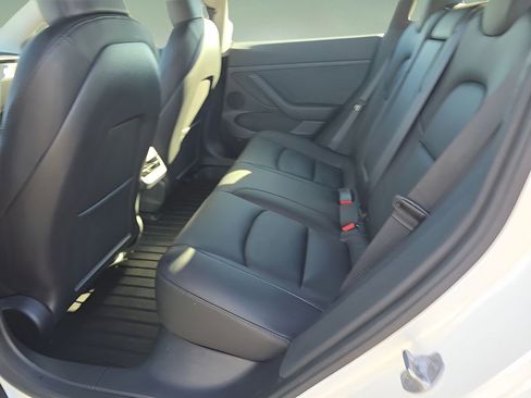 Used 2023 Tesla Model 3 Standard Range image 13