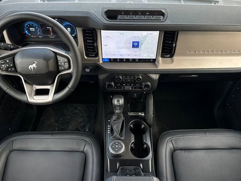 New 2025 Ford Bronco Outer Banks w/ Sasquatch Package image 10