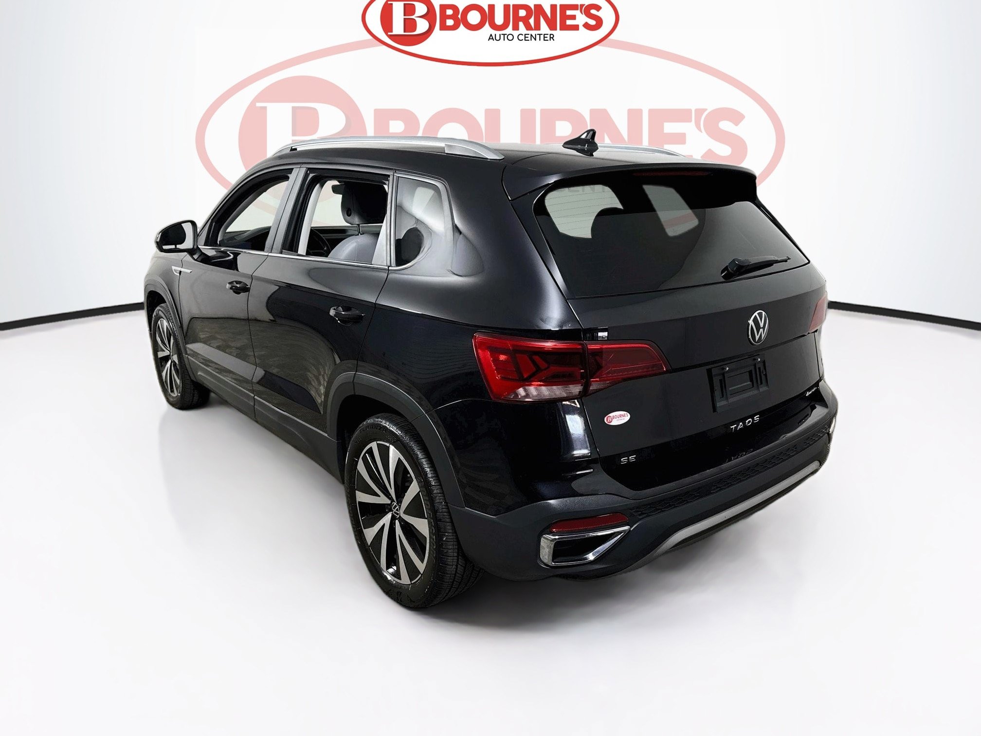 Used 2023 Volkswagen Taos SE AWD/4WD image 8