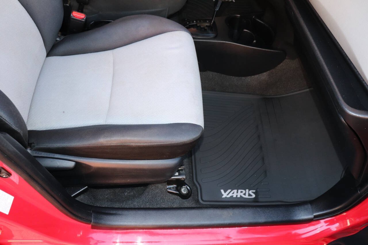 Used 2014 Toyota Yaris L FWD image 26