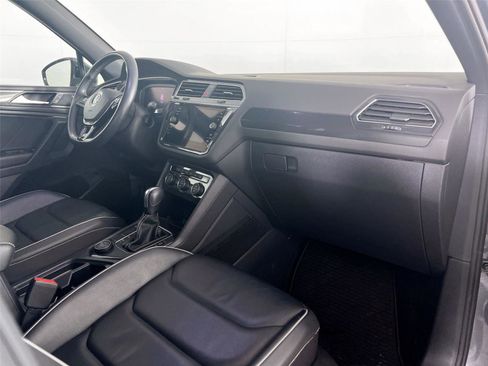 Used 2021 Volkswagen Tiguan SEL Premium R-Line image 26