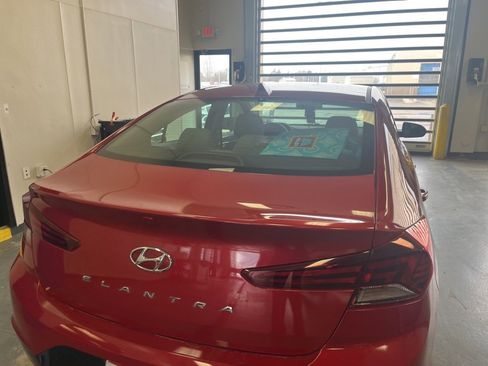 Used 2019 Hyundai Elantra SEL image 19