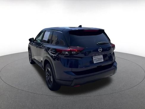 Used 2025 Nissan Rogue SV FWD image 9