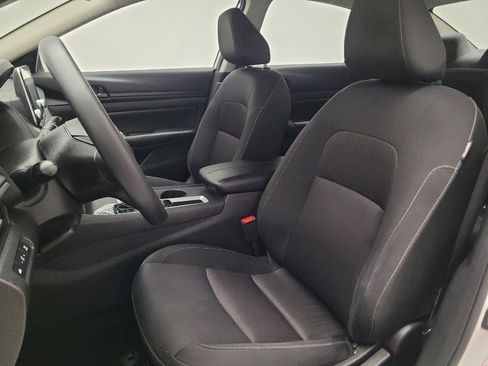 Used 2025 Nissan Altima 2.5 S FWD image 17