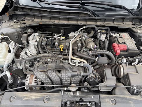 Used 2025 Nissan Altima 2.5 SV FWD image 31