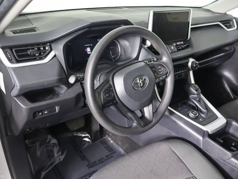 Used 2025 Toyota RAV4 XLE image 25