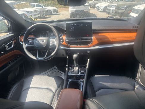 Used 2024 Jeep Compass Limited image 6