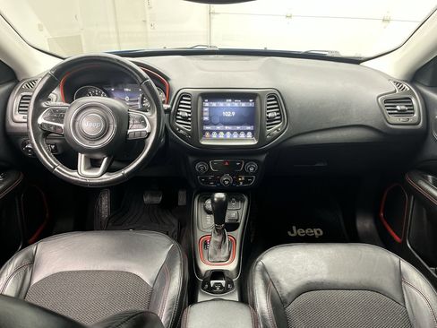 Used 2018 Jeep Compass Trailhawk image 4