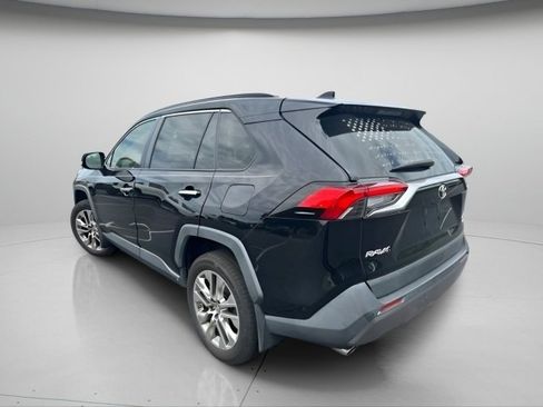 Used 2019 Toyota RAV4 Limited AWD/4WD image 8