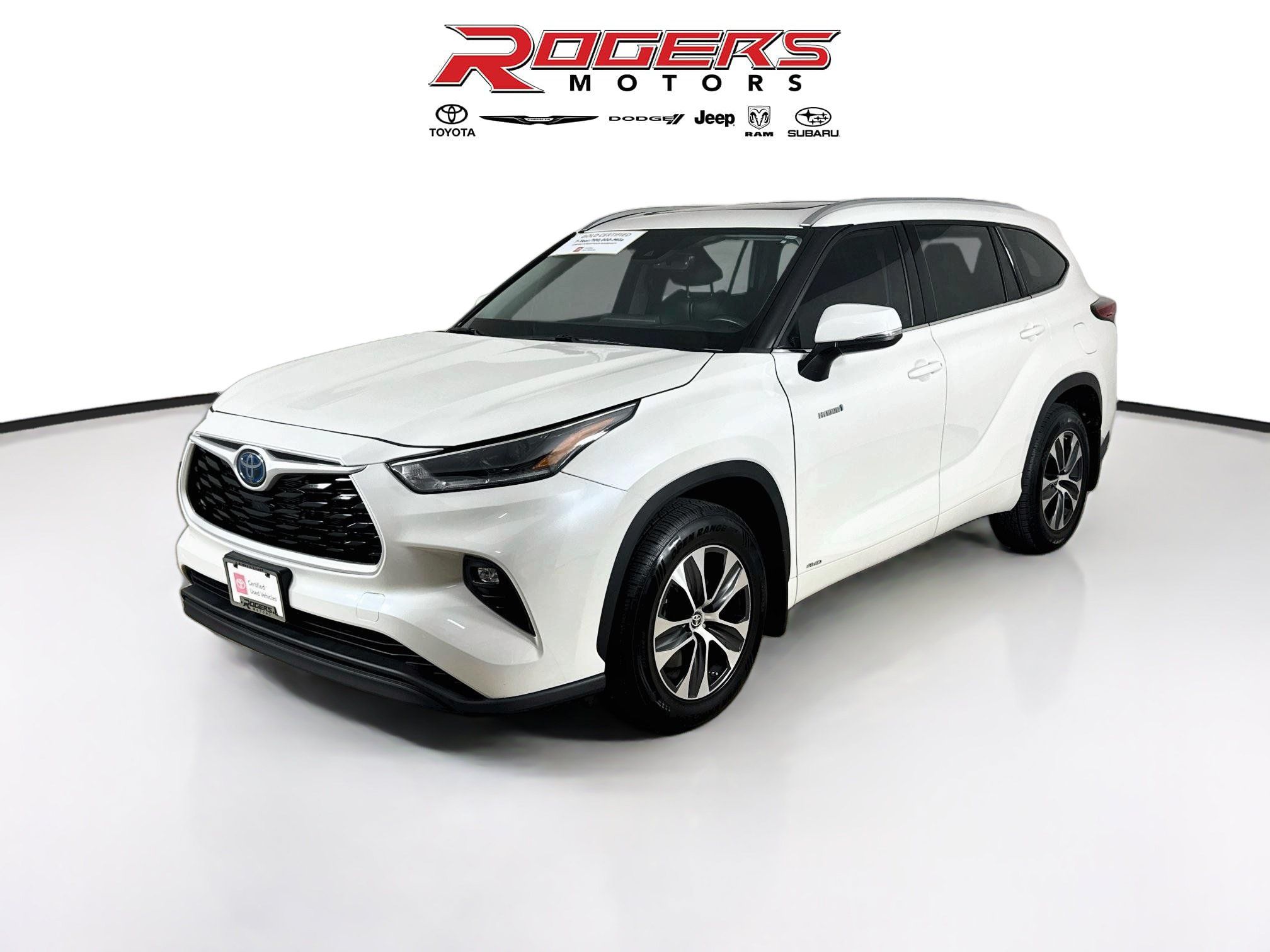 Used 2021 Toyota Highlander XLE AWD/4WD image 8