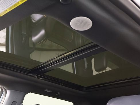 Used 2024 Ford F250 Platinum image 16