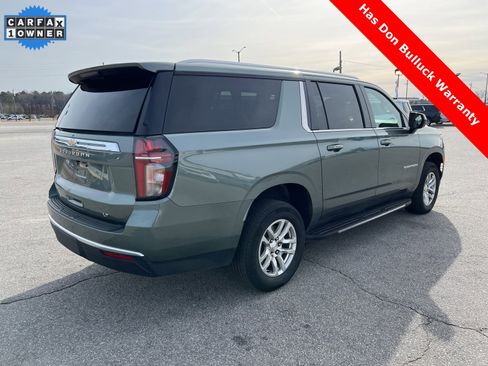 Used 2024 Chevrolet Suburban LT image 5