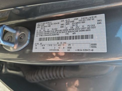 Used 2025 Ford Escape ST-Line Select AWD/4WD image 35
