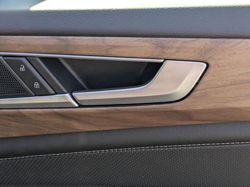 New 2026 Volkswagen Atlas SE image 34