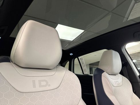 New 2026 Volkswagen ID.4 Pro S Plus AWD/4WD image 16