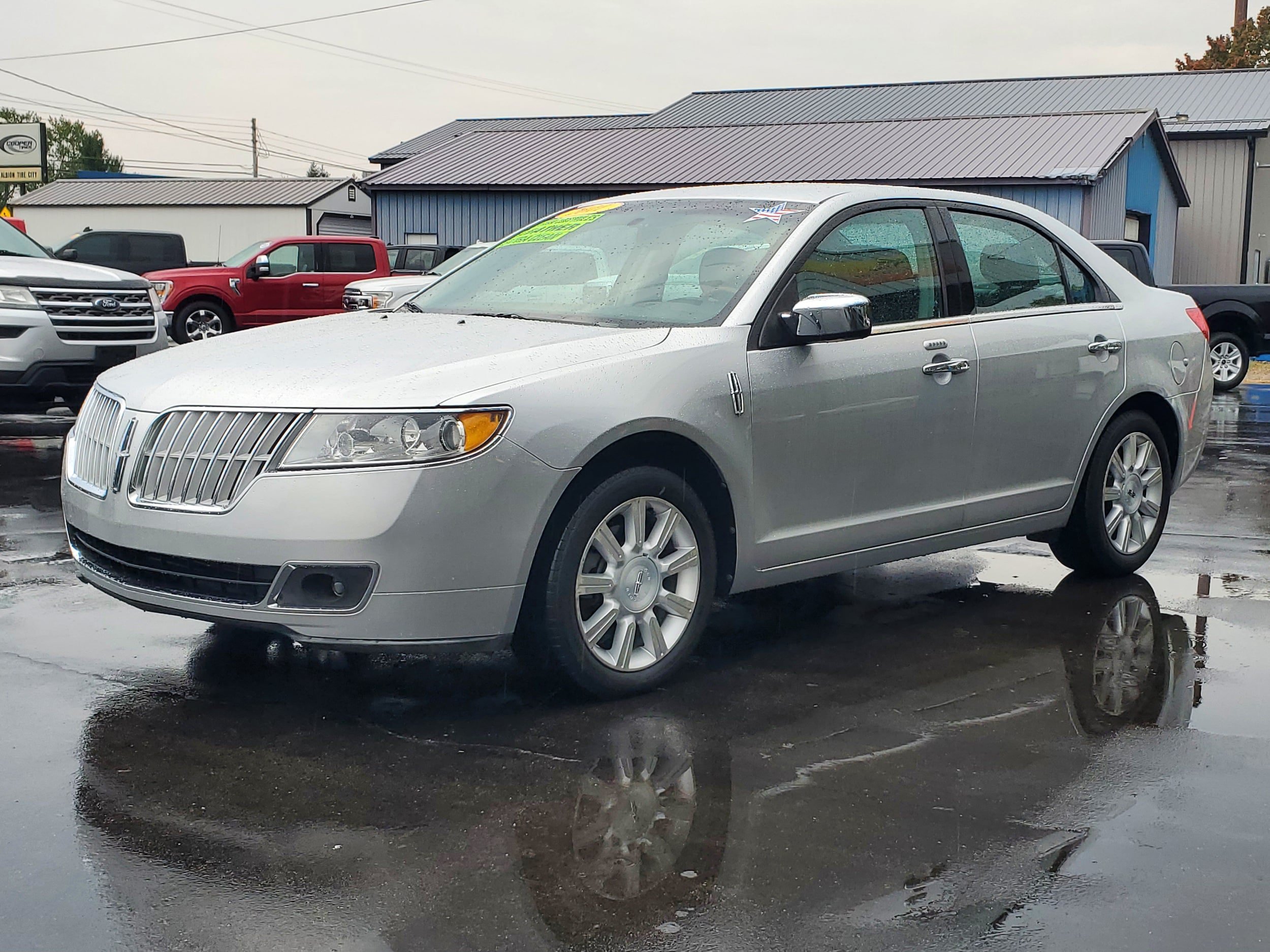 Used 2011 Lincoln MKZ FWD image 2