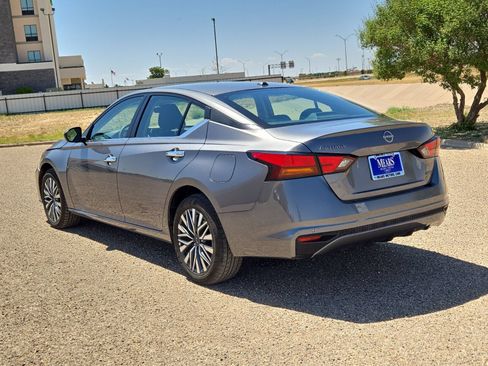 Used 2025 Nissan Altima 2.5 SV AWD/4WD image 3
