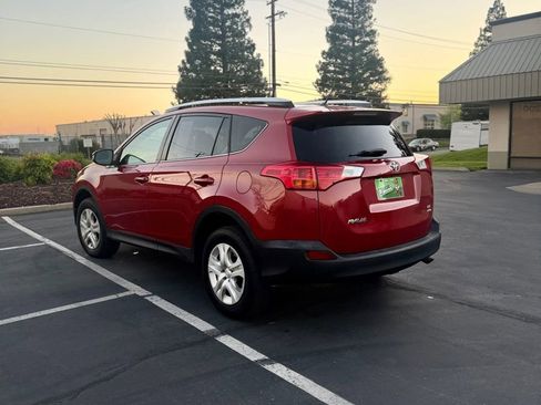 Used 2015 Toyota RAV4 LE image 5