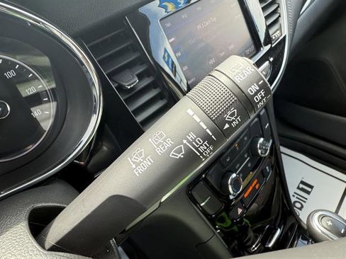 Used 2022 Buick Encore Preferred w/ Safety Package image 36