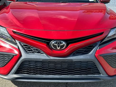 Used 2022 Toyota Camry SE image 9