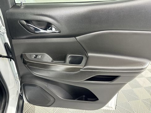 Used 2018 GMC Acadia SLT image 29